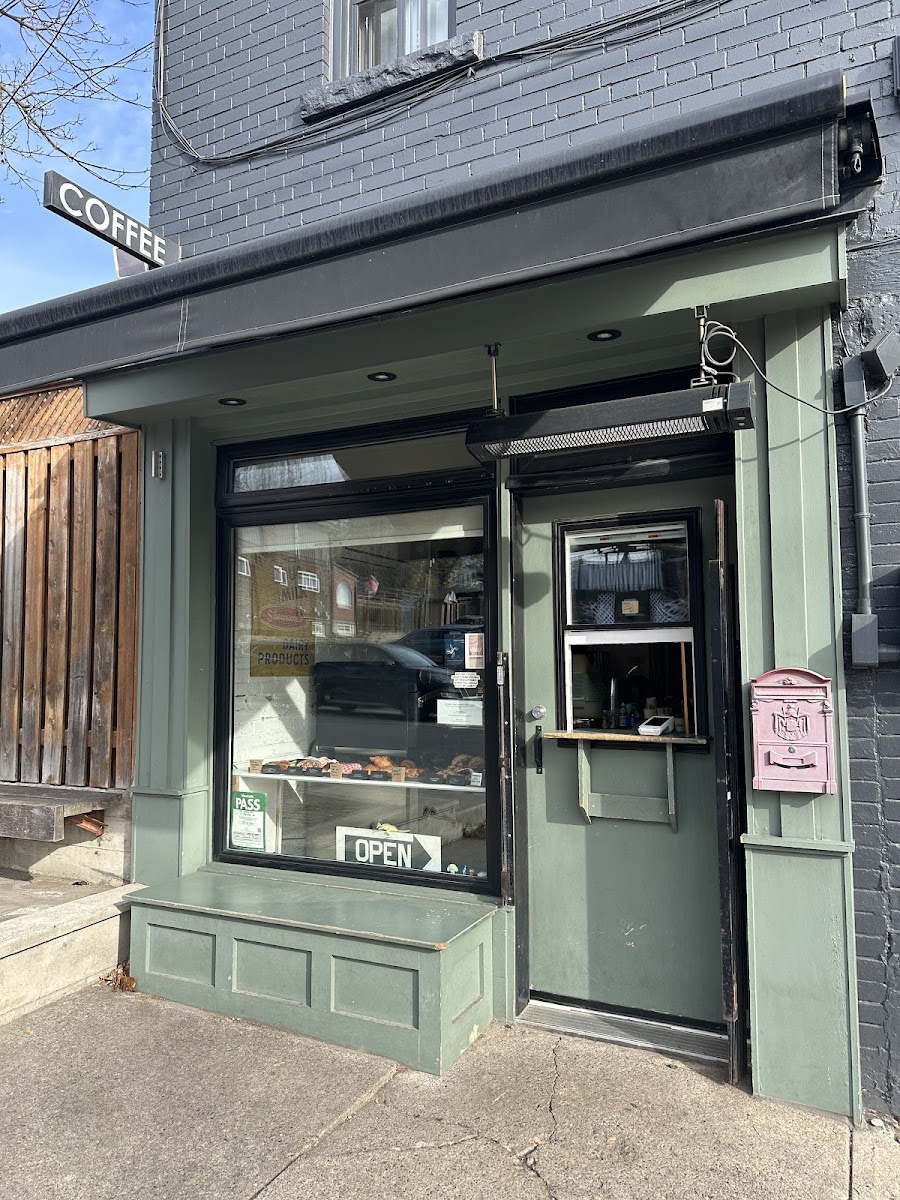 The Sovereign Cafe On Oakwood Photos 2